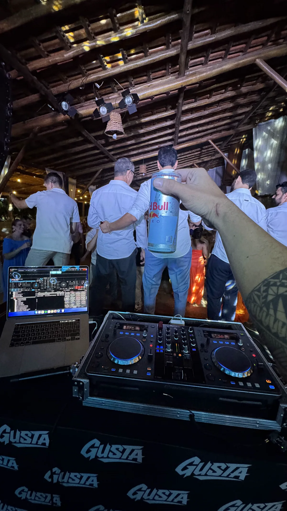 Operação musical em evento social